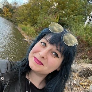 Meet your Posher, Christine